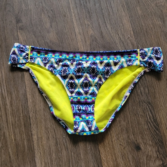 Jessica Simpson Other - Vibrant Geometric Bikini Bottom